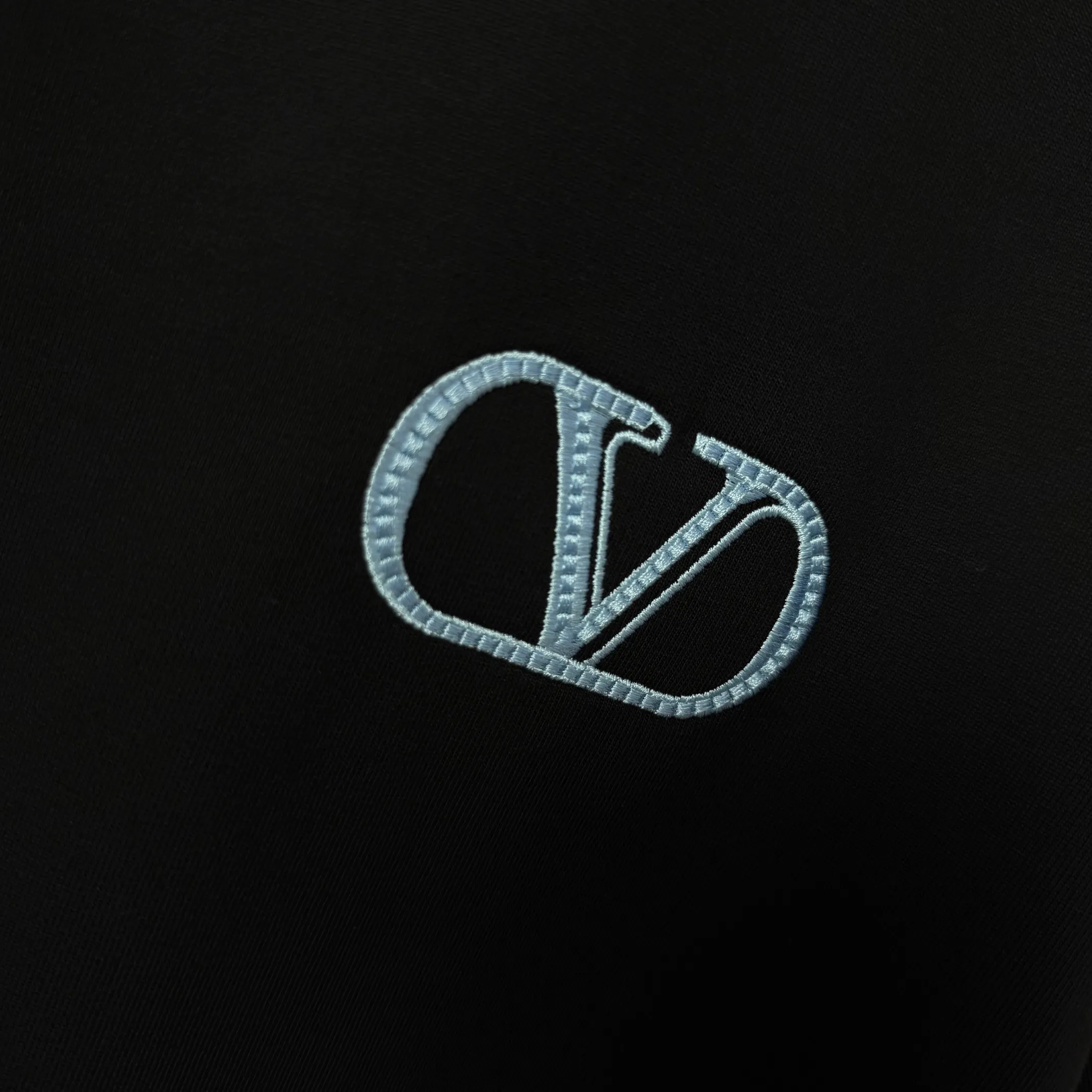 # VALETIN* 2026 Spring and Summer New Arrival Personalized embroidered letters Round neck short-sleeved T-shirt Men and women Same Style Loose version Color: Black White Purple Size: S (90-130 pounds) M (120-150 pounds) L (140-165 pounds) XL (160-180 pounds) XXL (180-210 pounds)